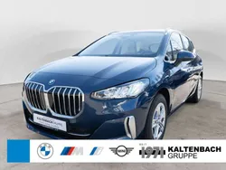 Blau Gebraucht 2023 BMW 225 Active Tourer Luxury Line Van / Kleinbus | 34.690 € (Fairer Preis)