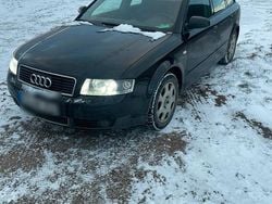 Schwarz Gebraucht 2002 Audi A4 Kombi | 950 € (Superpreis)