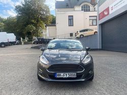 Grau Gebraucht 2016 Ford Fiesta Titanium Kleinwagen | 8.249 € (Fairer Preis)
