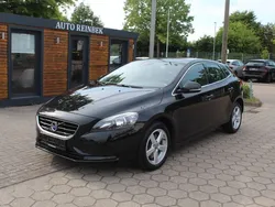 Schwarz Gebraucht 2014 Volvo V40 Momentum Kombi | 9.900 € (Fairer Preis)