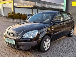 Midnight black Gebraucht 2006 Kia Rio Basis Limousine | 2.690 € (Fairer Preis)