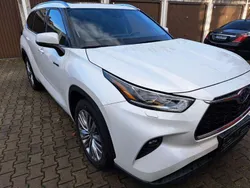 White pearl cs Gebraucht 2021 Toyota Highlander Hybrid Executive SUV | 38.870 €