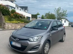 Braun Gebraucht 2013 Hyundai i20 Kleinwagen | 5.999 €