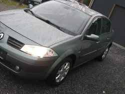 Grau Gebraucht 2004 Renault Mégane II Limousine | 2.500 €