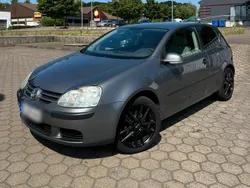 Silber Gebraucht 2004 VW Golf V Limousine | 2.950 € (Fairer Preis)