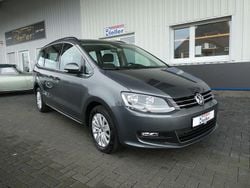 Grau Gebraucht 2022 VW Sharan Comfortline Van / Kleinbus | 28.900 € (Fairer Preis)