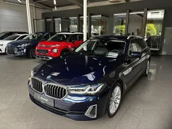Tansanitblau ii metallic (metallic) Gebraucht 2022 BMW 520 Luxury Line Kombi | 32.990 € (Guter Preis)