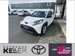 Schneeweiß Neu 2025 Toyota Aygo Business Edition Kleinwagen | 18.890 €