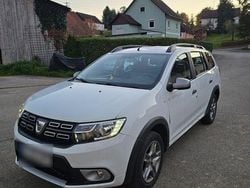 Weiß Gebraucht 2018 Dacia Logan MCV Stepway Kombi | 6.900 € (Fairer Preis)