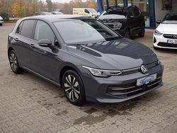 Delfingrau (metallic) Gebraucht 2025 VW Golf VIII Limousine | 26.280 € (Guter Preis)