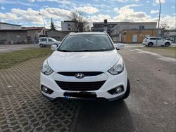 Weiß Gebraucht 2012 Hyundai ix35 Edition SUV | 5.990 € (Fairer Preis)