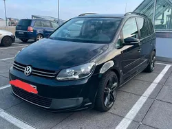 Schwarz Gebraucht 2011 VW Touran Van / Kleinbus | 6.666 € (Fairer Preis)