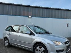 Silber Gebraucht 2010 Ford Focus Kombi | 2.500 € (Fairer Preis)