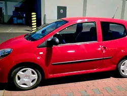 Rot Gebraucht 2011 Renault Twingo Kleinwagen | 1.850 €