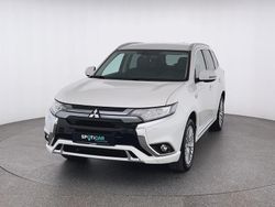 Weiß Gebraucht 2021 Mitsubishi Outlander Basis SUV | 22.490 €