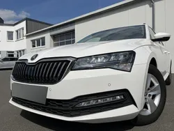 Weiß candyweiss Gebraucht 2020 Skoda Superb Ambition Kombi | 20.990 € (Fairer Preis)