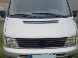 Mercedes V220