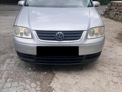 Weiß Gebraucht 2004 VW Touran Van / Kleinbus | 1.700 € (Fairer Preis)