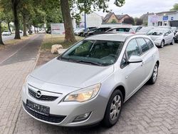 Silber Gebraucht 2011 Opel Astra Selection Kombi | 2.390 € (Etwas zu teuer)