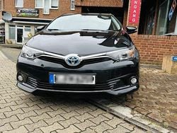 Schwarz Gebraucht 2017 Toyota Auris Hybrid Kombi | 11.800 € (Guter Preis)
