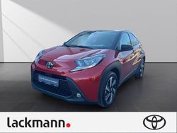 3u4)/ black mica (209) (rot Gebraucht 2024 Toyota Aygo Team Kleinwagen | 16.890 € (Fairer Preis)