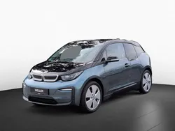 Blau Gebraucht 2022 BMW i3 Comfort Edition Kleinwagen | 20.990 € (Fairer Preis)