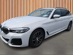 Weiss Gebraucht 2022 BMW 530 Shadowline Kombi | 39.980 € (Guter Preis)