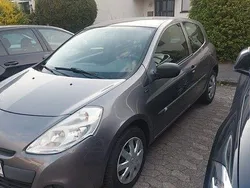 Grau Gebraucht 2012 Renault Clio IV Limousine | 3.850 € (Guter Preis)