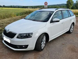 Weiß Gebraucht 2013 Skoda Octavia Elegance Kombi | 7.600 € (Guter Preis)