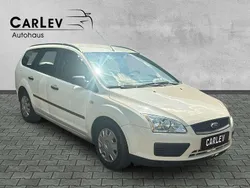 Weiß Gebraucht 2006 Ford Focus Kombi | 1.990 € (Etwas zu teuer)