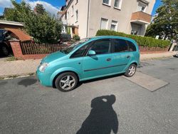 Grün Gebraucht 2004 Opel Meriva Van / Kleinbus | 1.850 € (Fairer Preis)