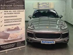 Grau Gebraucht 2015 Porsche Cayenne SUV | 31.900 € (Etwas zu teuer)