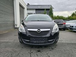 Schwarz Gebraucht 2011 Opel Meriva Design Edition Van / Kleinbus | 5.650 € (Fairer Preis)