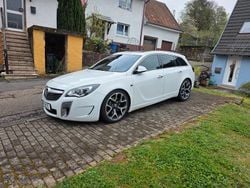 Weiß Gebraucht 2017 Opel Insignia OPC Kombi | 22.999 €