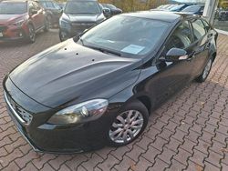 Onyx black Gebraucht 2015 Volvo V40 Linje You! Limousine | 9.995 € (Fairer Preis)