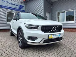 Weiß metallic Gebraucht 2020 Volvo XC40 R-Design SUV | 31.900 € (Fairer Preis)