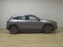 Grau Gebraucht 2023 Mercedes GLA180 SUV | 28.680 € (Fairer Preis)