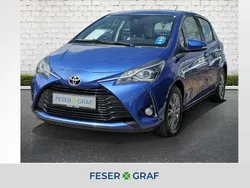 Blau Gebraucht 2017 Toyota Yaris Comfort Limousine | 11.990 € (Fairer Preis)