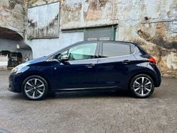 Blau Gebraucht 2018 Peugeot 208 Kleinwagen | 11.400 € (Fairer Preis)