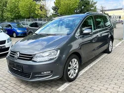 Grau Gebraucht 2020 VW Sharan Highline Van / Kleinbus | 26.829 € (Fairer Preis)
