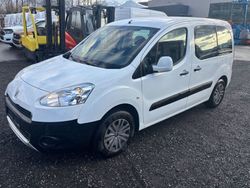 Weiß Gebraucht 2013 Peugeot Partner Tepee Active Van / Kleinbus | 5.800 € (Guter Preis)
