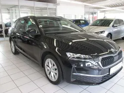 Schwarzmagic perleffekt Gebraucht 2024 Skoda Octavia Selection Kombi | 32.990 € (Fairer Preis)