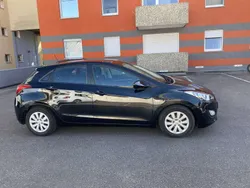 Schwarz Gebraucht 2016 Hyundai i30 Classic Kleinwagen | 8.090 € (Guter Preis)