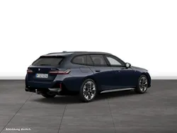 Schwarz Gebraucht 2024 BMW 540 Kombi | 71.744 €