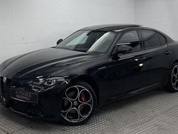 Nero vulcano Gebraucht 2024 Alfa Romeo Giulia Edizione Speciale Limousine | 37.300 € (Guter Preis)