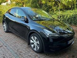 Schwarz Gebraucht 2023 Tesla Model Y SUV | 43.920 €