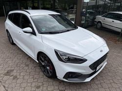 Weiß Gebraucht 2022 Ford Focus ST Limousine | 19.900 € (Superpreis)