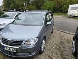 Grau Gebraucht 2010 VW Touran Trendline Van / Kleinbus | 5.500 € (Fairer Preis)