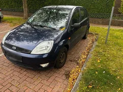 Blau Gebraucht 2003 Ford Fiesta Kleinwagen | 650 €