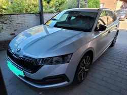 Silber Gebraucht 2020 Skoda Octavia SportLine Kombi | 28.900 €